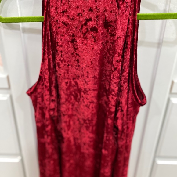 Ganjo LA cold shoulder crushed velvet-look top - Picture 3 of 8